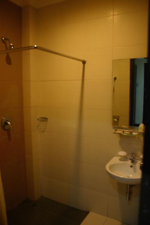 Royal Mamberamo Hotel Sorong Habitación foto