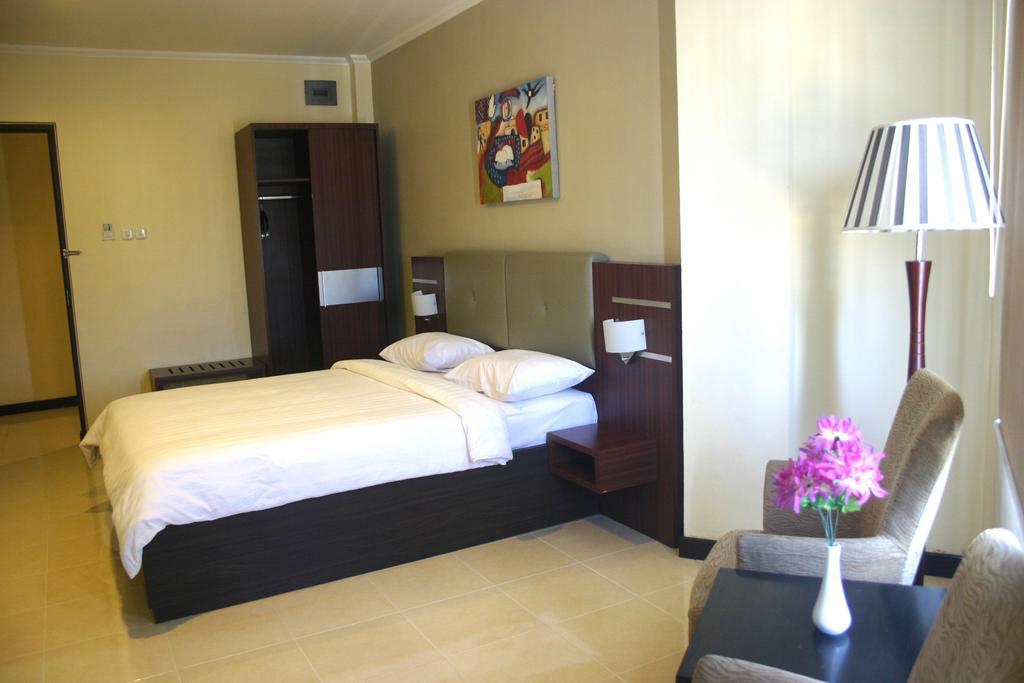 Royal Mamberamo Hotel Sorong Habitación foto