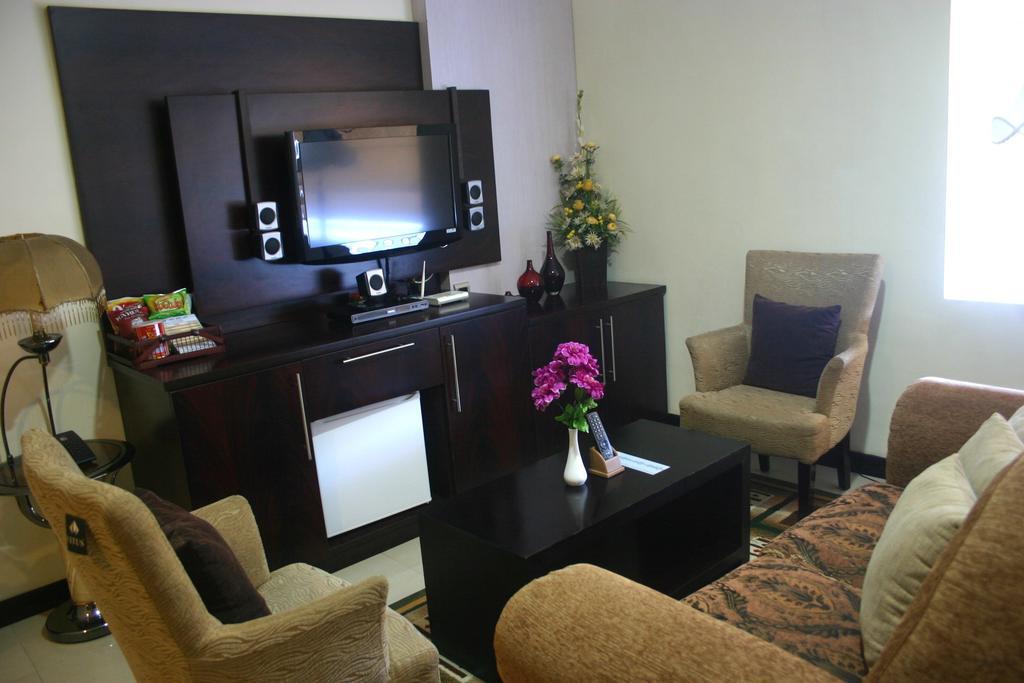 Royal Mamberamo Hotel Sorong Habitación foto