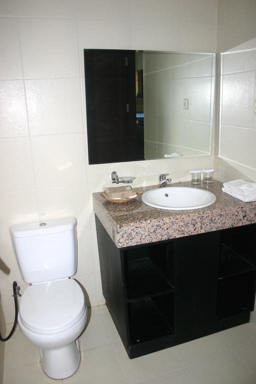 Royal Mamberamo Hotel Sorong Habitación foto