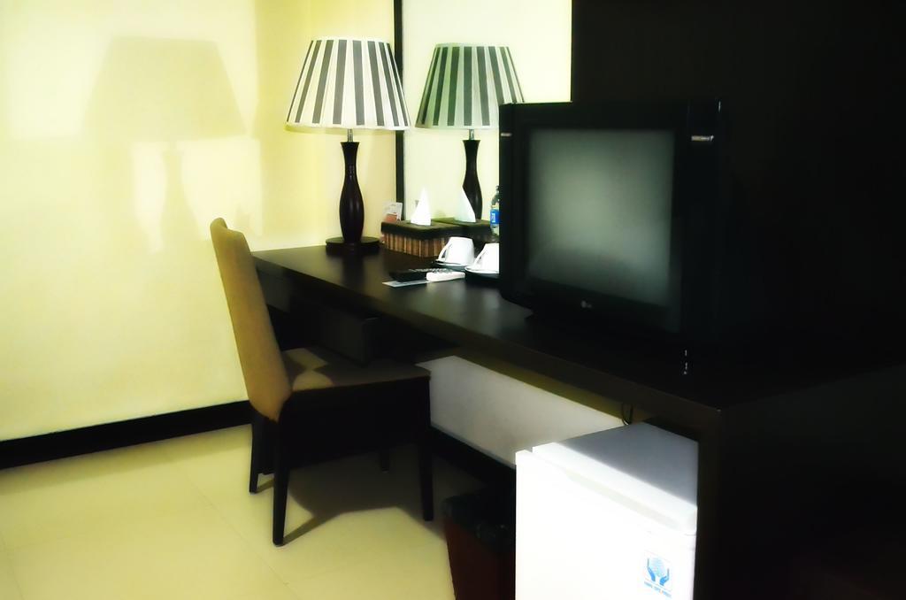 Royal Mamberamo Hotel Sorong Habitación foto
