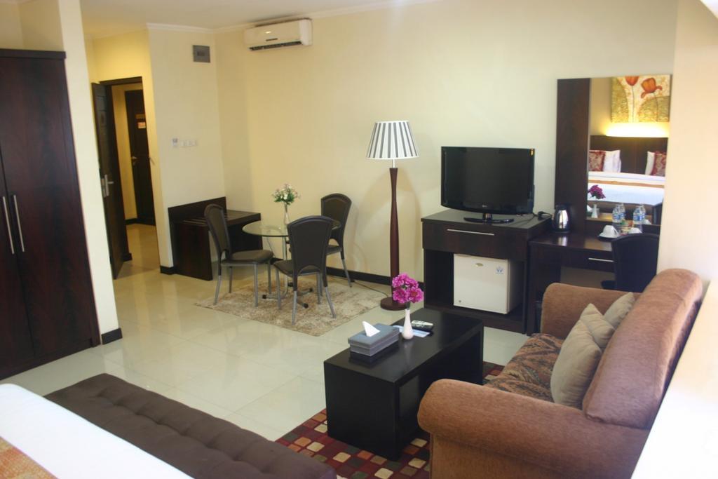 Royal Mamberamo Hotel Sorong Habitación foto