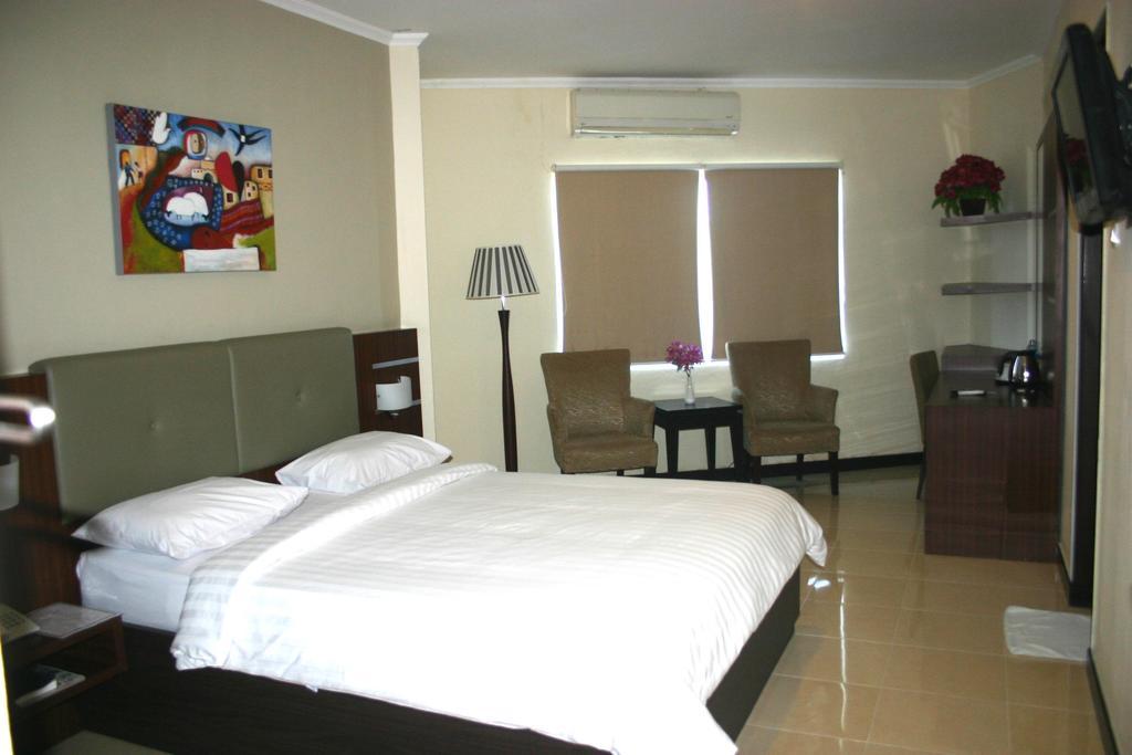 Royal Mamberamo Hotel Sorong Habitación foto