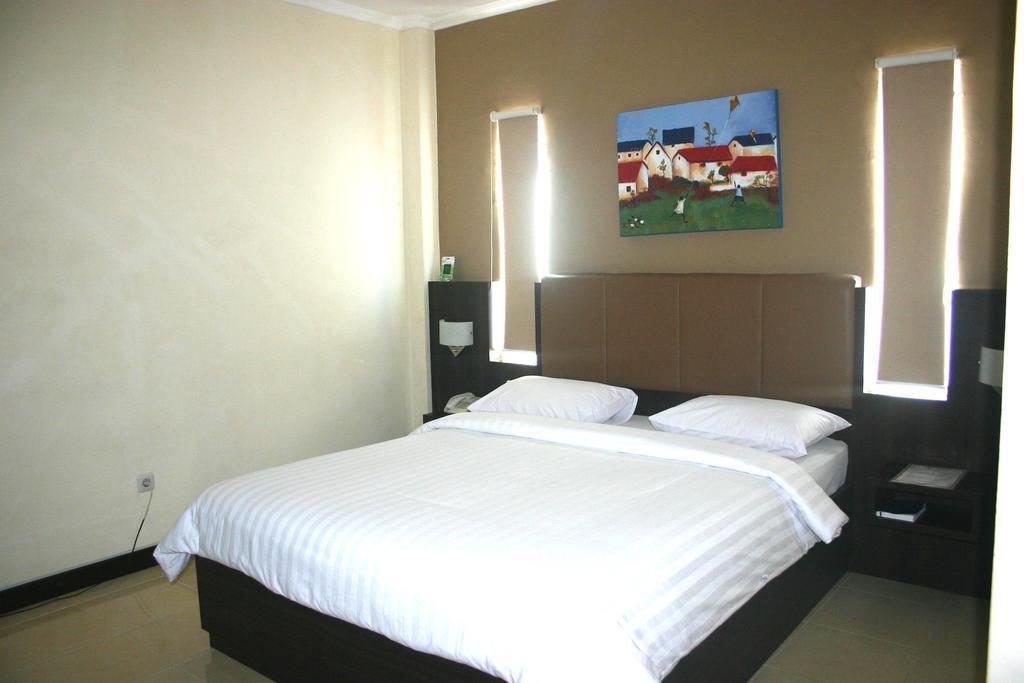Royal Mamberamo Hotel Sorong Habitación foto