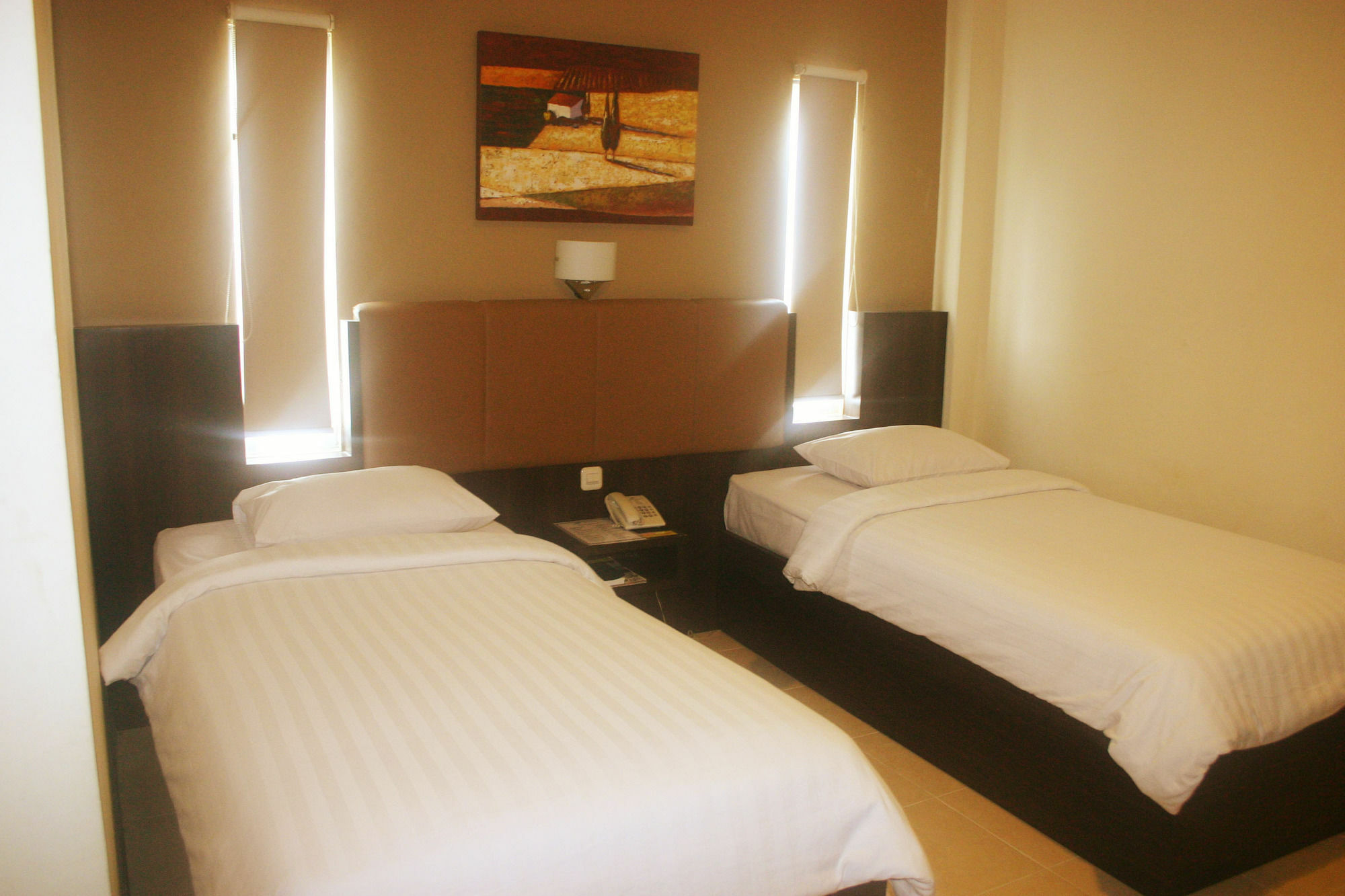 Royal Mamberamo Hotel Sorong Exterior foto